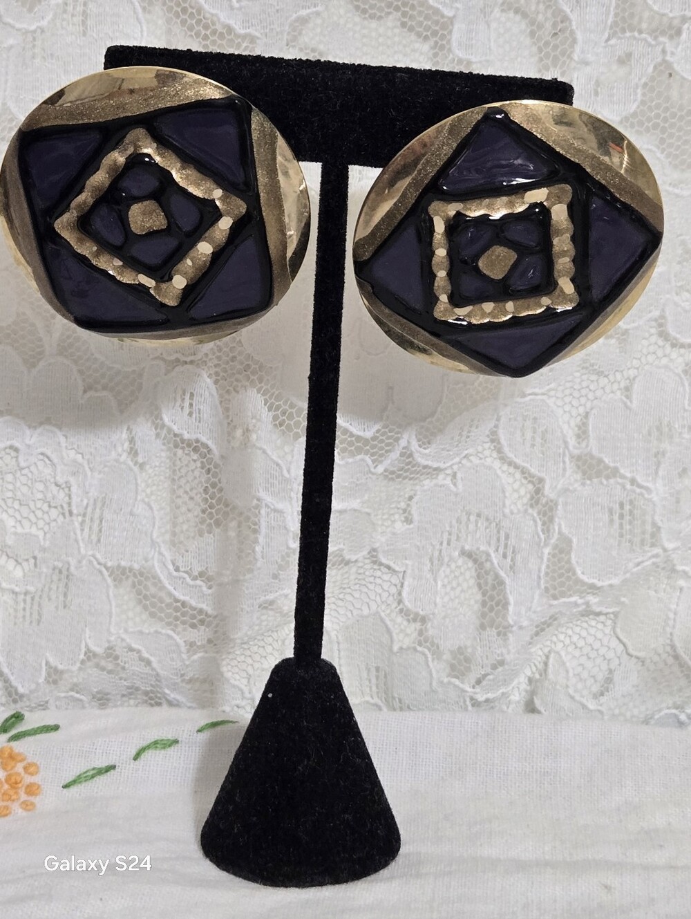 Vintage 80s 90s Gold Enamel  Earrings- Post Style